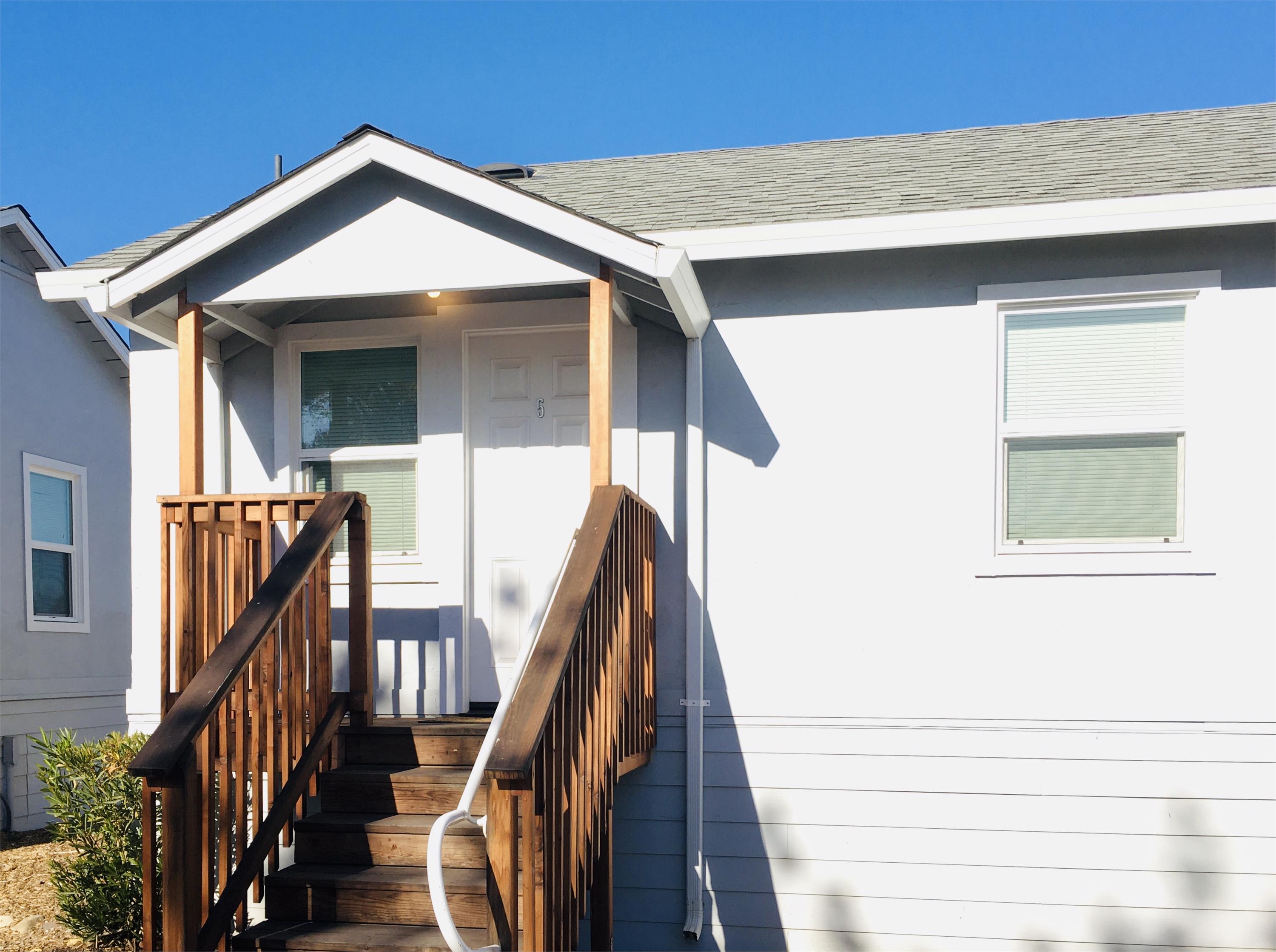 4550 Lakeshore Blvd. - 5